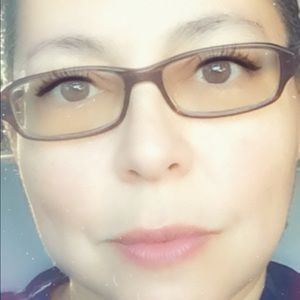 Meet your Posher, Aurea